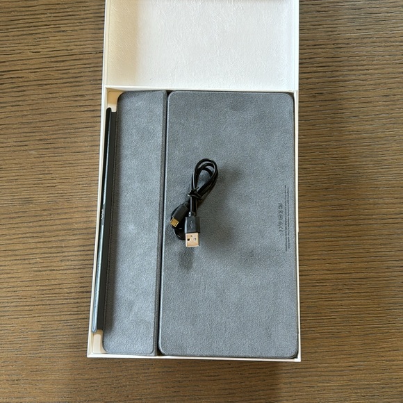 Apple iPad Smart Keyboard Folio - Picture 7 of 7